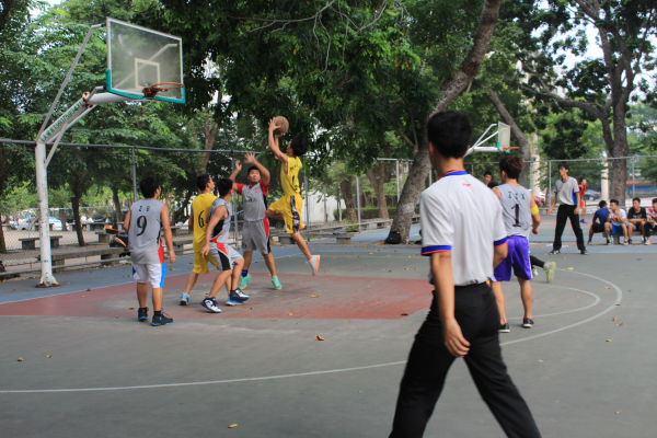 激情青春,追梦扬威--——记物电学院“迎新杯”篮球赛之一
