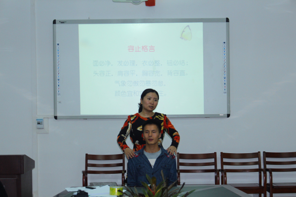 万方有仪 礼立物电--记K云体育官方入口学生干部礼仪培训