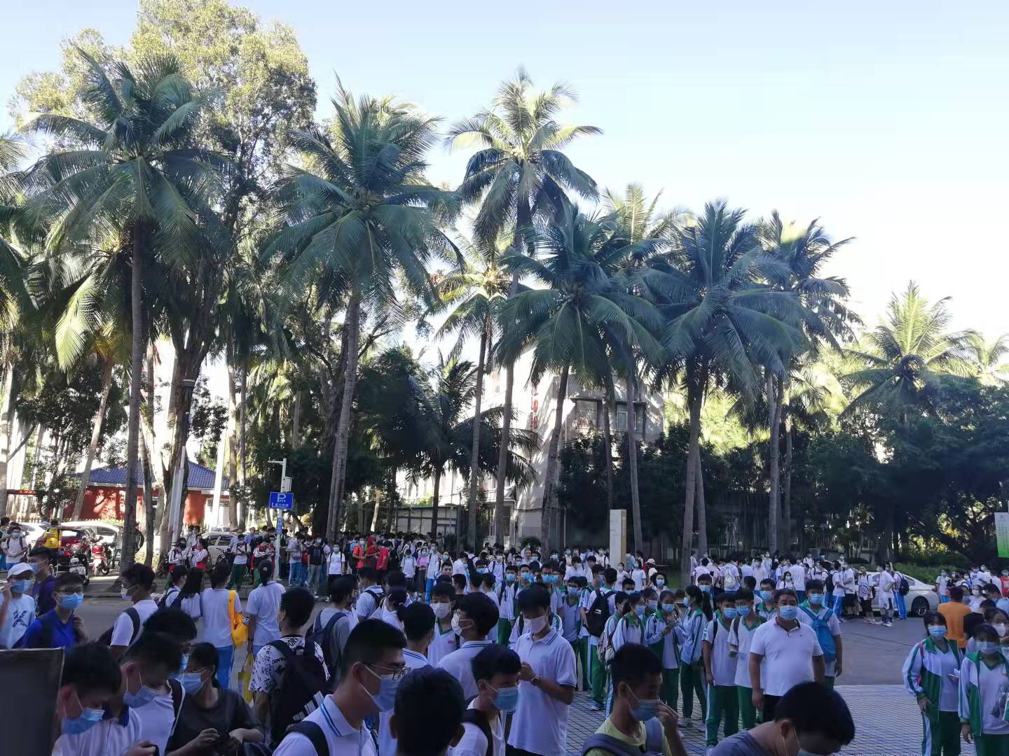 第38届全国中学生物理竞赛预赛(海南赛区)圆满举行