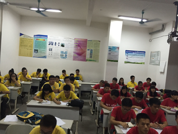 及时反思进步 团学健康成长--记物电学院“团学干部健康成长大讨论”