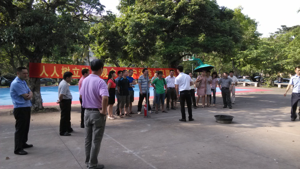 K云体育官方入口组织行政教工参加消防演练